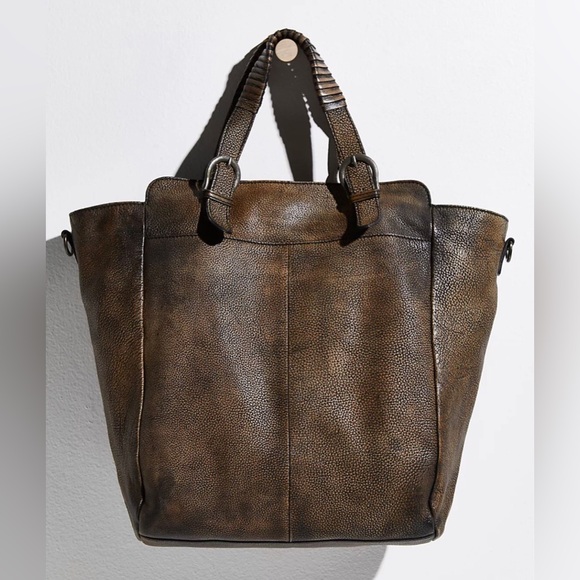 Free People• We The Free Rover Leather Tote in Bark 🦄🦄🌟 amazing bag!! - Picture 15 of 16